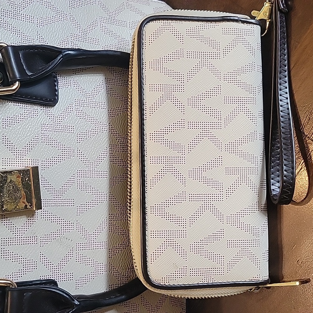 Handbag - Picture 4 of 5